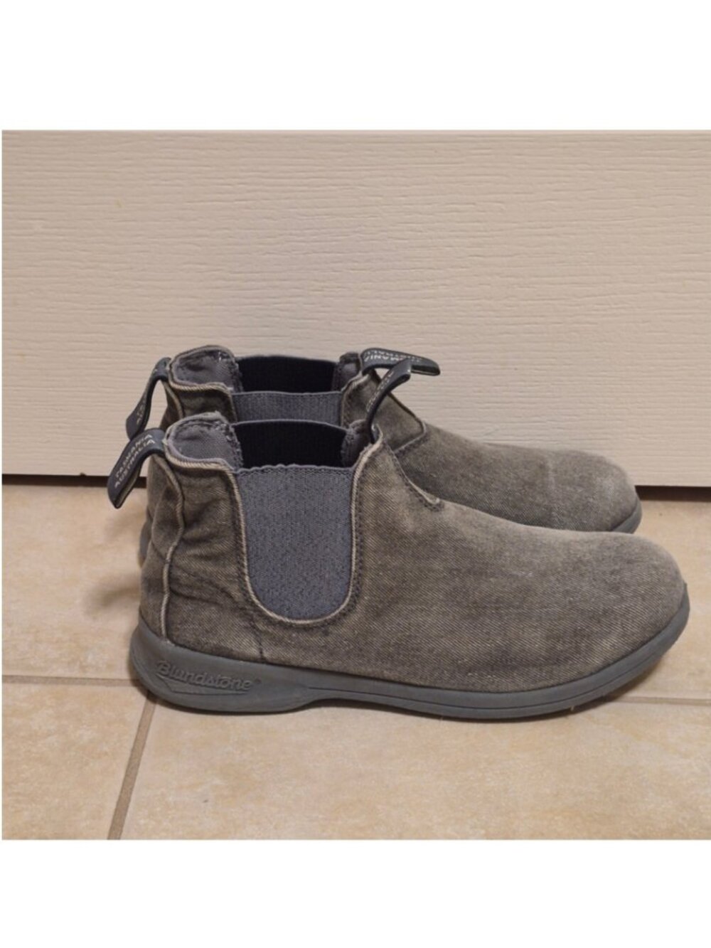 Blundstone 1368 Active Canvas Chelsea Boots Charcoal Grey US Men 8.5/ Women 10.5